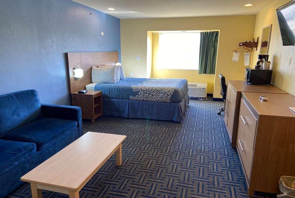 Days Inn Прайор-Крік Номер фото